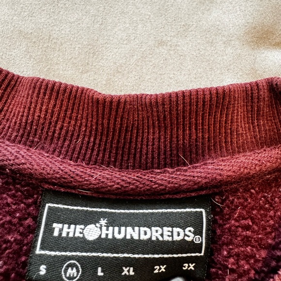 Crewneck - Picture 4 of 4